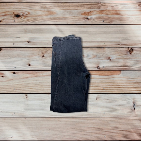 Black Levi’s jeans - Picture 3 of 3